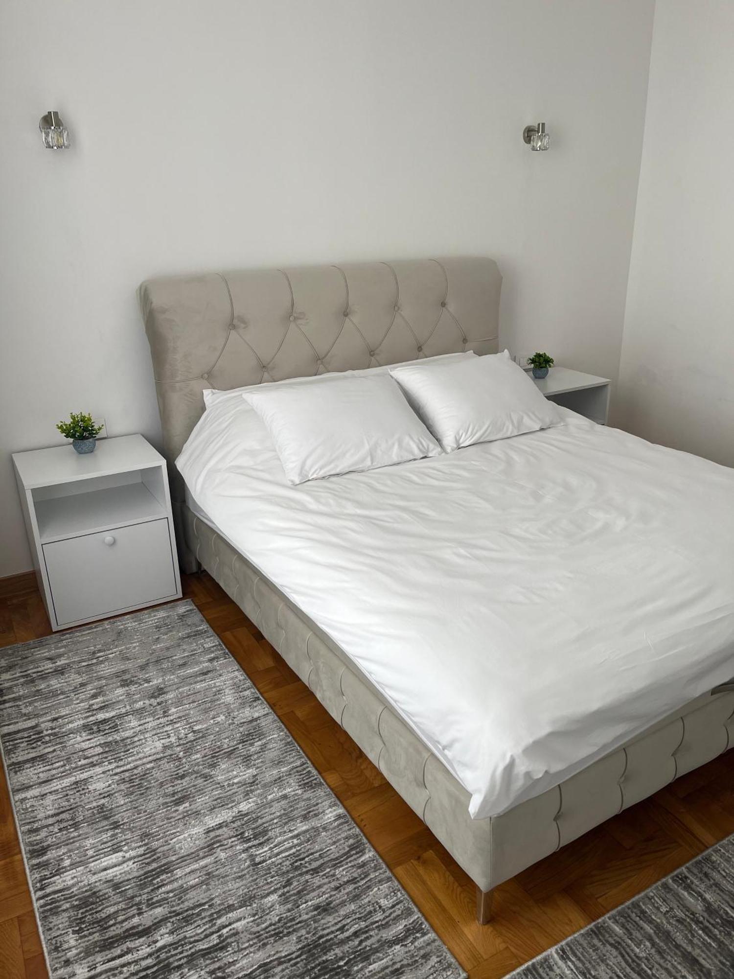 Sarajevo Luxury Apartment - 50 M From Old Sarajevo Clock Tower Екстер'єр фото